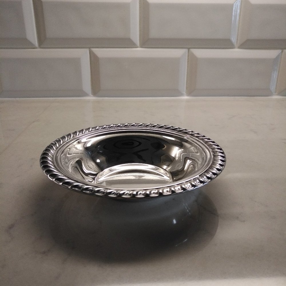 WM. A. ROGERS SILVER-PLATED 6.5" ROUND BOWL